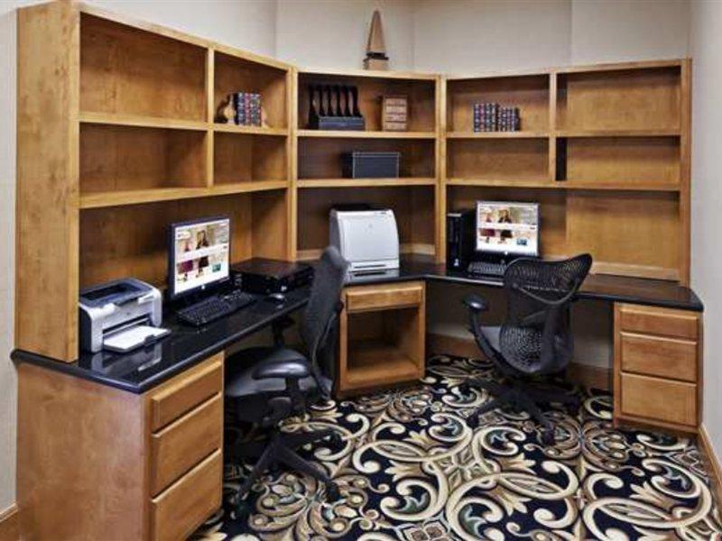 Hilton Garden Inn Tulsa South Kültér fotó